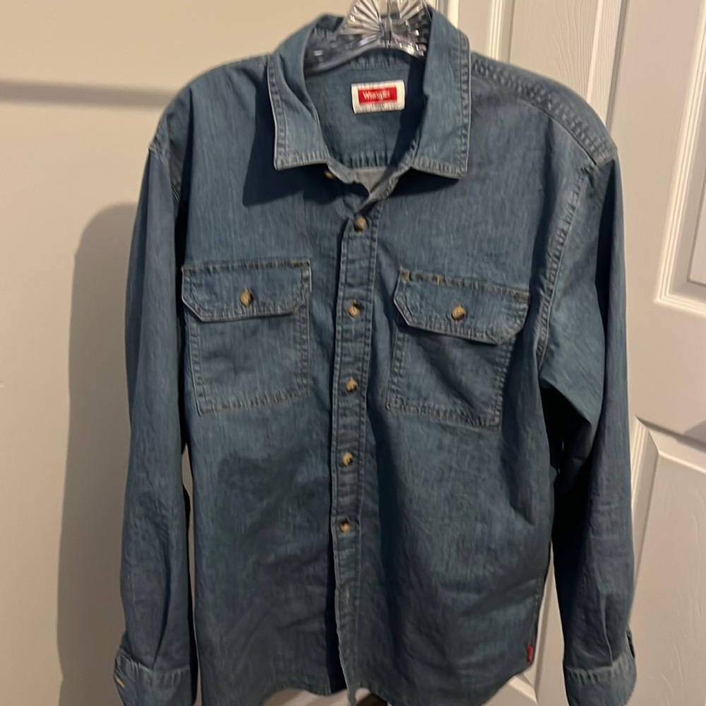 Wrangler Mens M Stretch Denim Button down work shirt. #7